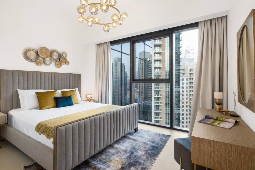 هتل فِرست کلاَس ۲بی آر این دِ هارت اف دَونتاون دبی - FIRST CLASS 2BR In the HEART of Downtown Dubai