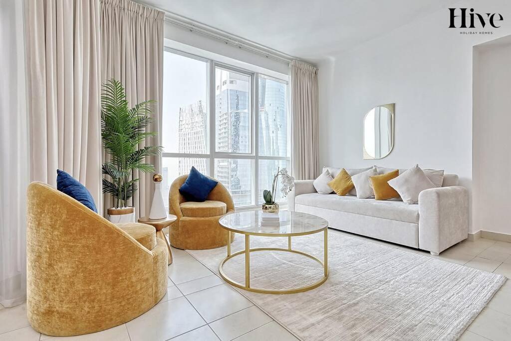 هتل لاکچری ۲ بی آر ویت استانیگ ویوز این دبی مارینا - Luxury 2 BR with Stunning Views in Dubai Marina