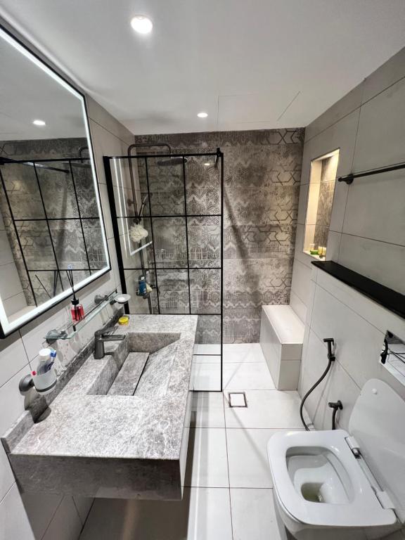 هتل ال کانانه ۲ بد روم آپارتمان - الشارجه Al Kananah 2 Bed Room Apartment - Sharjah