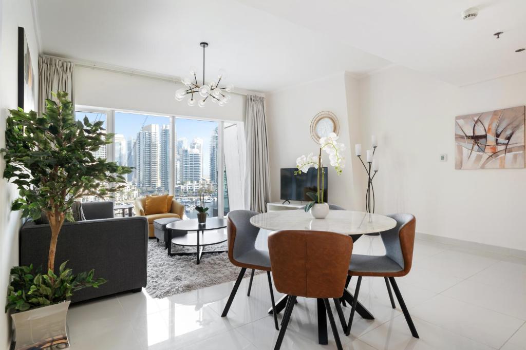 هتل آپت این مارینا، دامک هایتز ۸۰۴ - Apt in Marina, Damac Heights 804