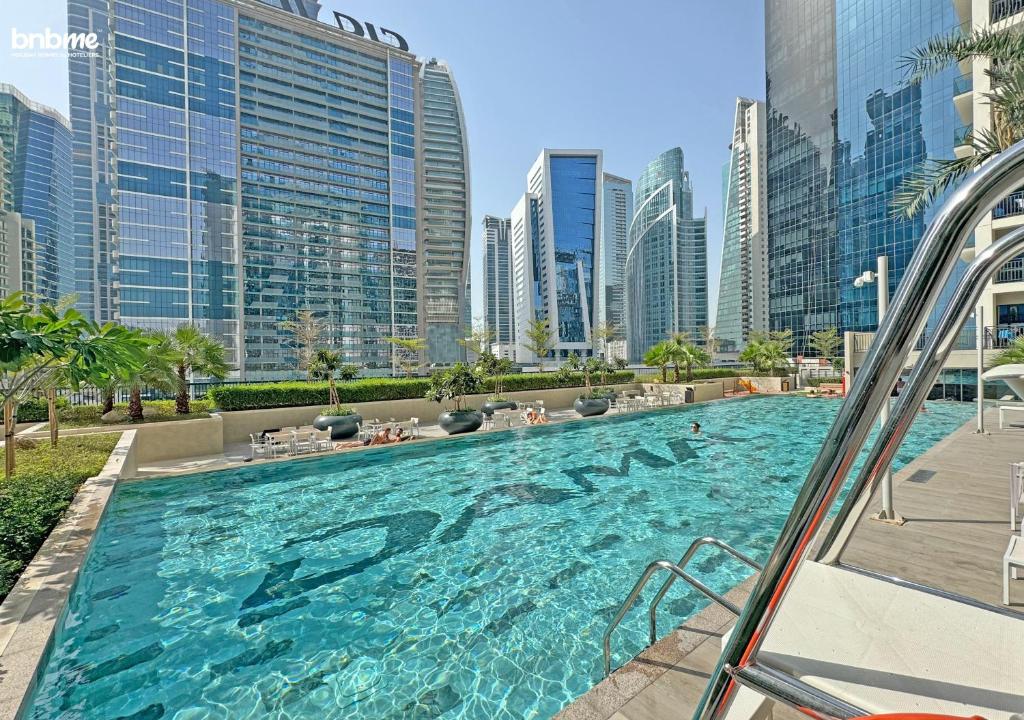هتل بی ان بی می - داماک زادا تاور - bnbme - Damac Zada Tower