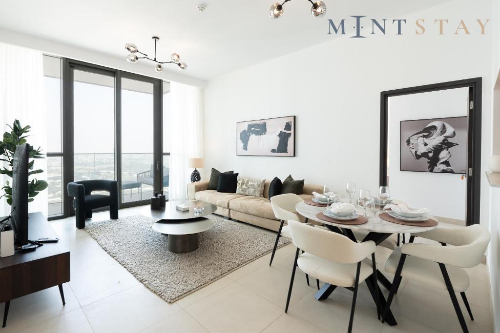 هتل دانتون ویوز آی سیتی ویو، دانتون دبی - مینت استی - Downtown Views I City View, Downtown Dubai - Mint Stay