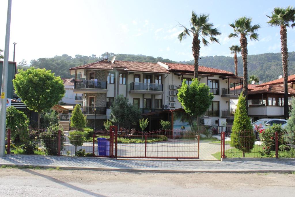 هتل ایبریا ویلاس - İberia Villas