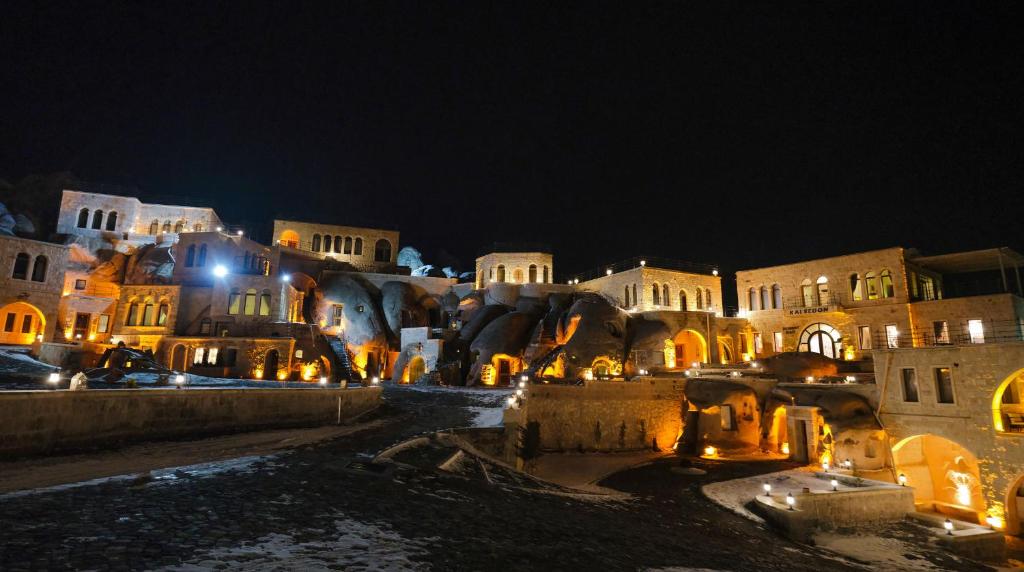 هتل Kalsedon Cave Suites (Hotel), Nevşehir (Turkey) Deals