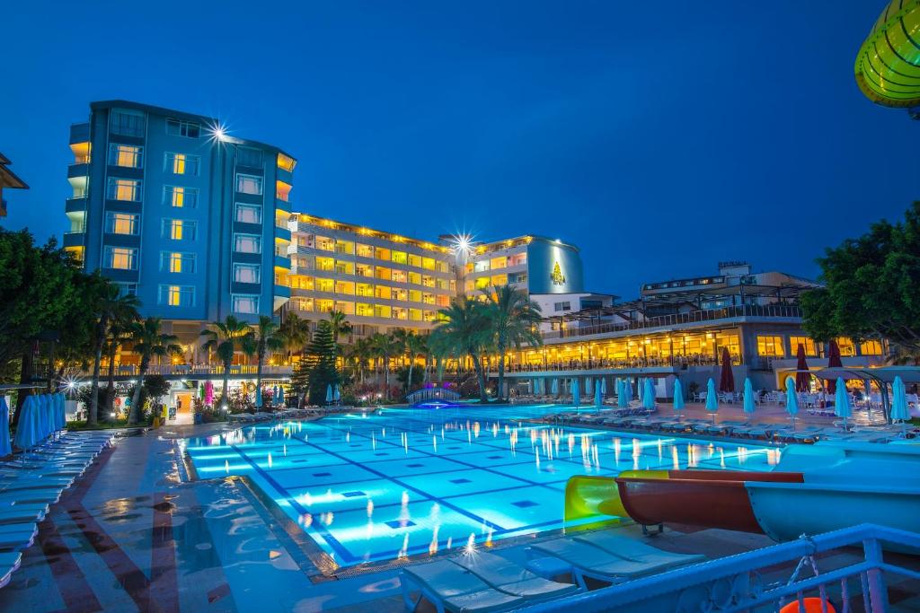 مریدیا بیچ هتل MERİDİA BEACH HOTEL