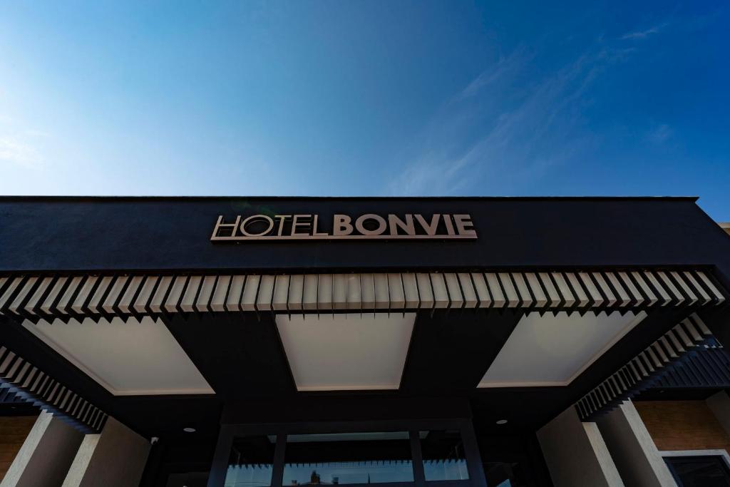 هتل بونوی - Hotel Bonvie
