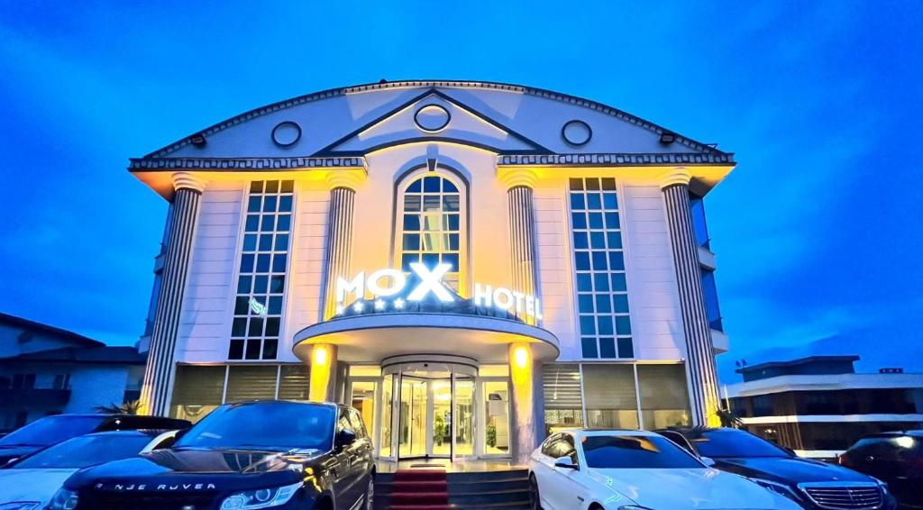 موکس هتل ولنس اند اسپا - MOX Hotel Wellness & Spa