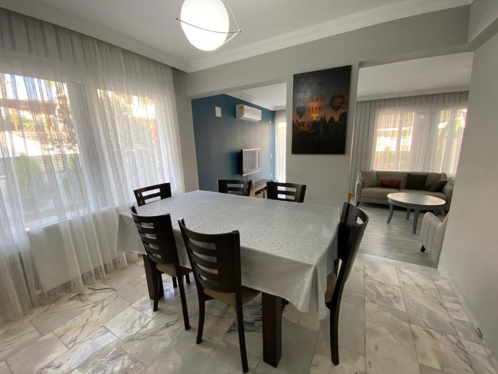 هتل ده فمیلی ویلا The Family Villa