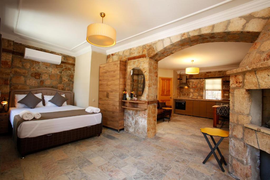 کستل این بوتیک هتل Castle Inn Boutique Hotel
