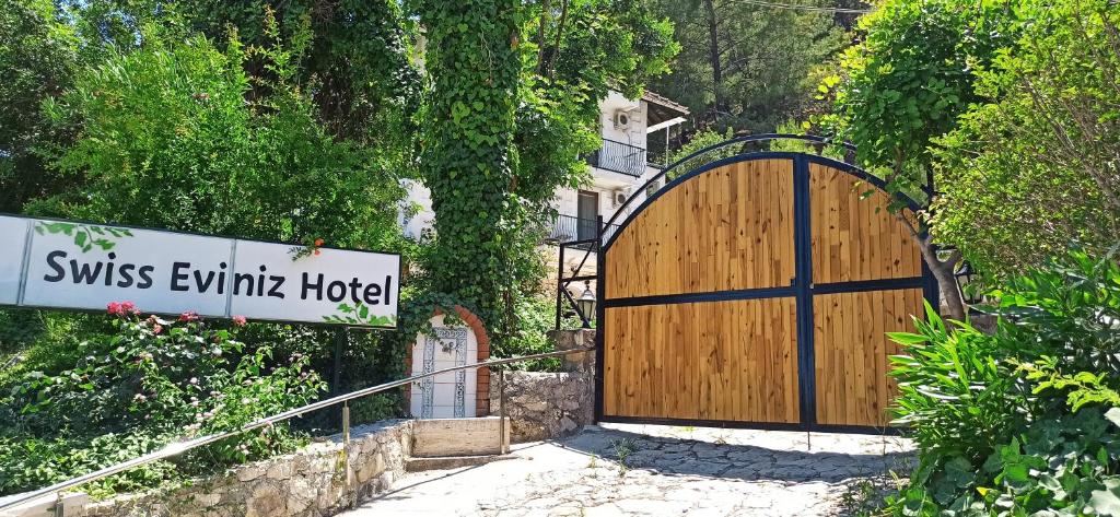 سویس ایوینیز هتل - آدالت هتل - Swiss Eviniz Hotel - Adult Hotel