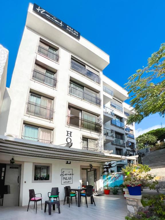 آزیزه پالاتس آپارت هتل Azize Palas Apart Otel