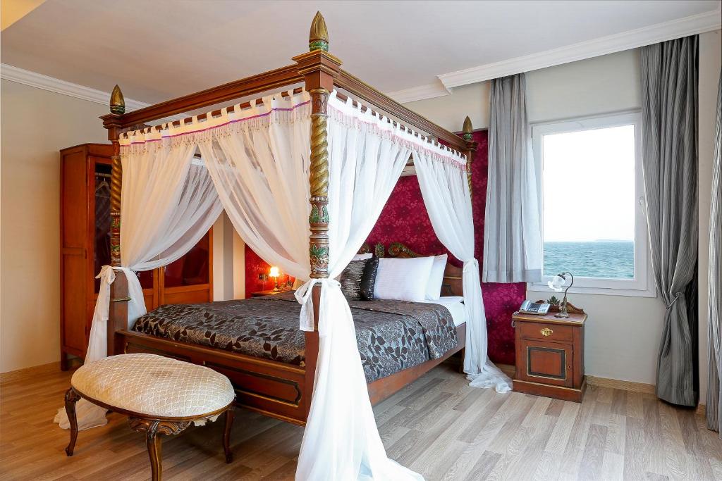 هتل اُرلا پِرا هُتِل URLA PERA HOTEL