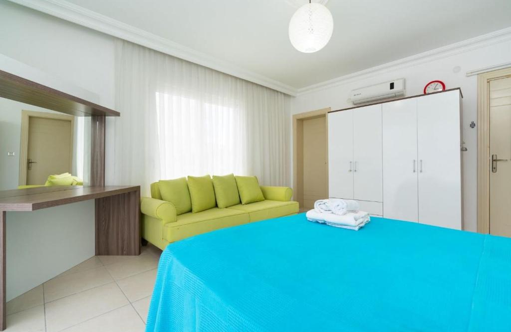 هتل دزلینگ ویلا ویت پرایوت پول این آنتالیا Dazzling Villa with Private Pool in Antalya