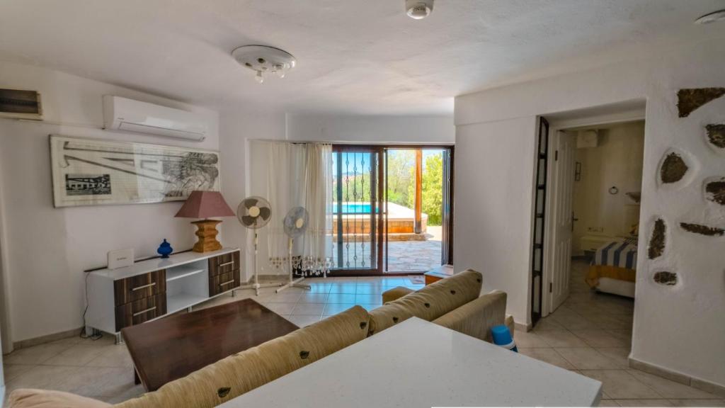 هتل بودروم بیتز اوزل هاووزلو موهافازاکار 5+1 ویلا Bodrum Bitez Özel Havuzlu Muhafazakar 5+1 Villa