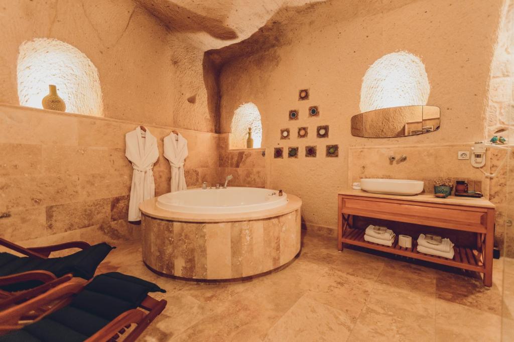 هتل Peristyle Cave Cappadocia- Special Class (Hotel), Uçhisar (Turkey) Deals