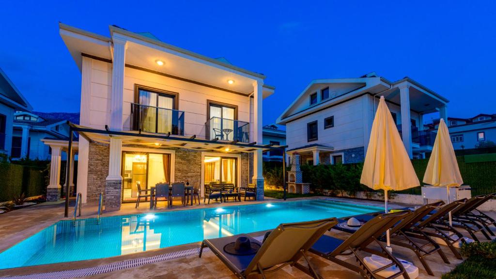هتل لا ویدا - 4 بدروم هالیدی ویلا در حصارون اولودنیز La Vida - 4 Bedroom Holiday Villa in Hisarönü Ölüdeniz