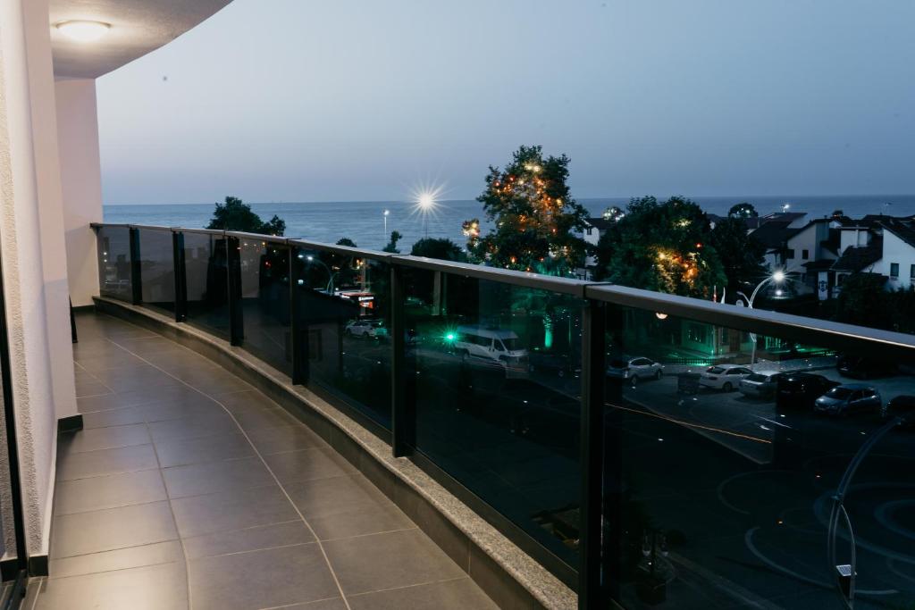 چنوییز سوئیت هتل Ceneviz Suit Hotel