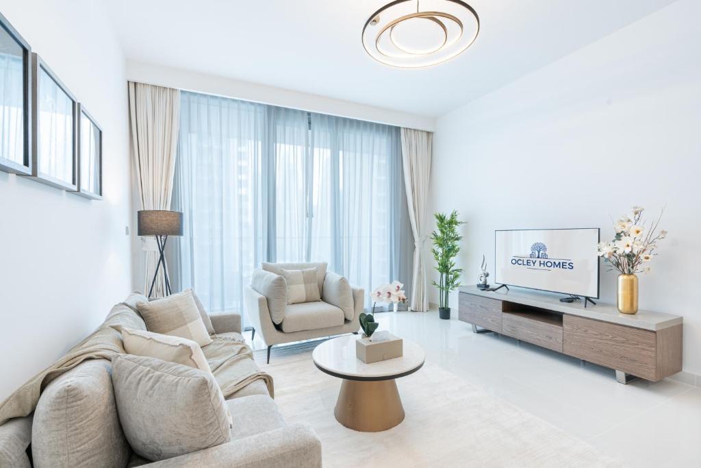 هتل اِلِگَنت هوم وید دایرکت بیچ اَکسِس - Elegant Home with Direct Beach Access