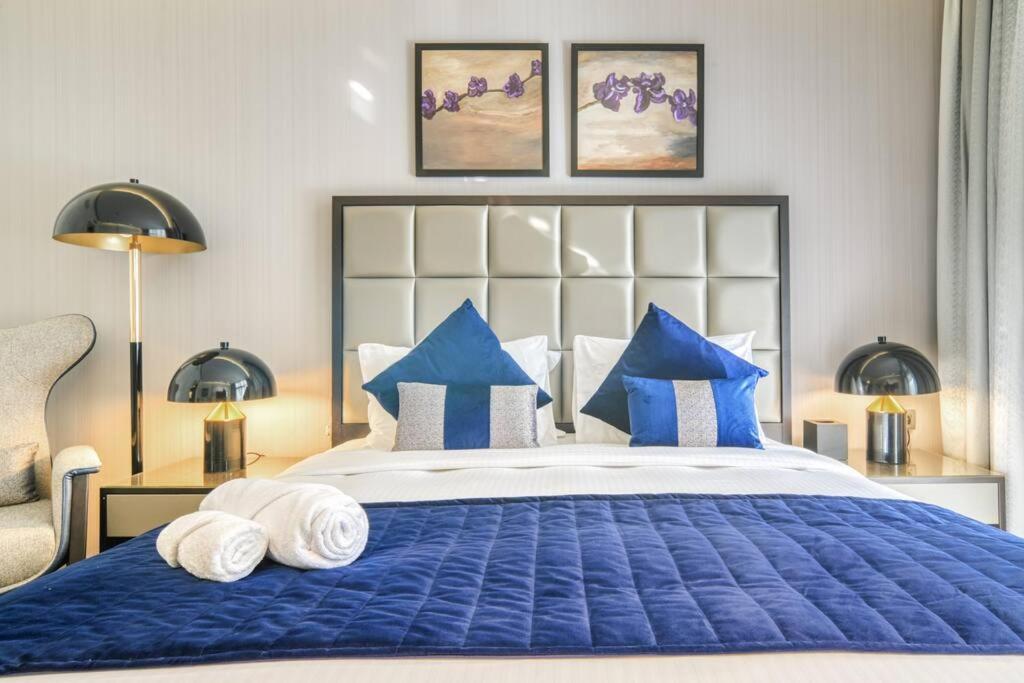 هتل دزلینگ استودیو آپارتمان این بیزنس بی ل سیتی ویو - Dazzling Studio Apartment in Business Bay l City View