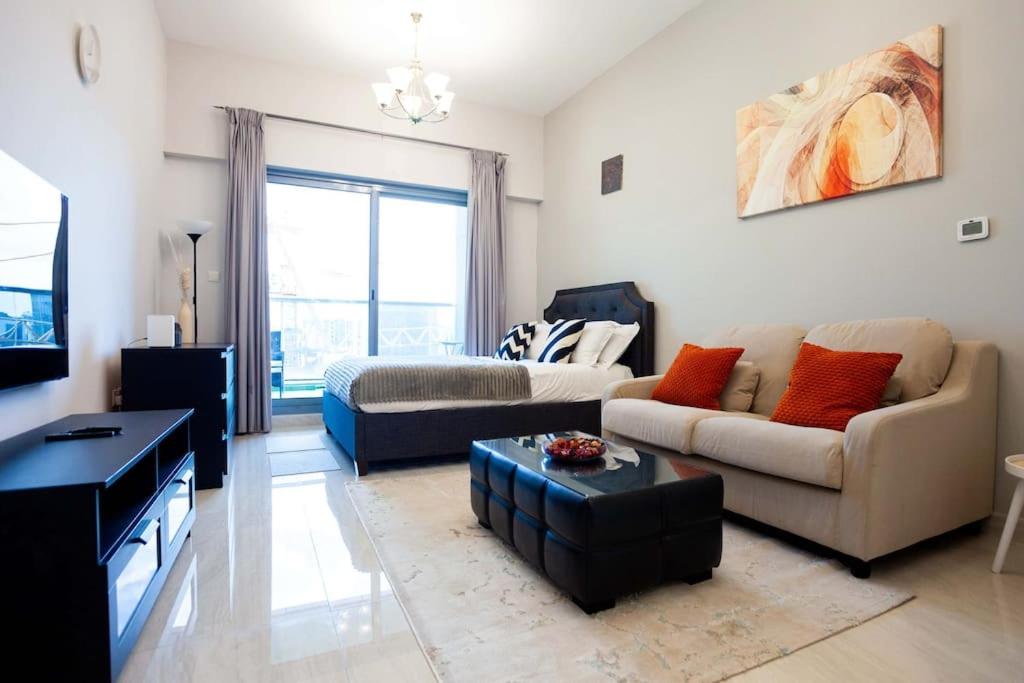 هتل لاکچری استودیو وید برج یو - Luxury Studio with Burj view