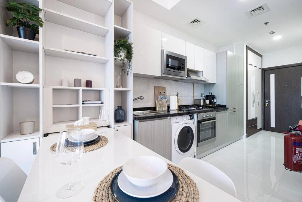 هتل دوبی اسلیک اند کضی اسپیس - Dubai Sleek & Cozy Space