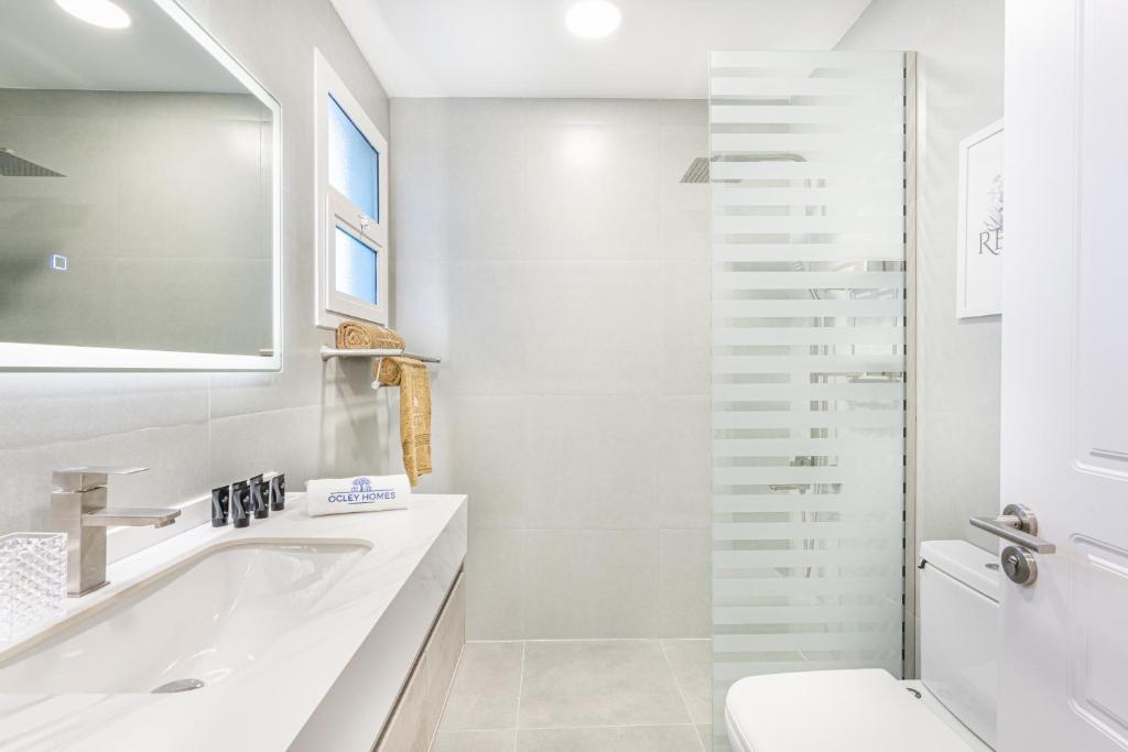 هتل لاکشریس هوم این سیلیکون وید استایلیش اینتریور - Luxurious Home in Silicon with Stylish Interior
