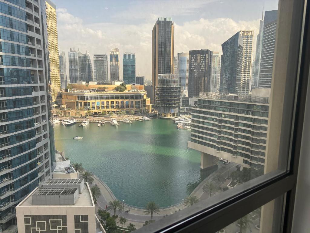 هتل 1 بد روم مارینا اپت، بالکن. های فلور - 1 Bedroom Marina apt, balcony. high floor