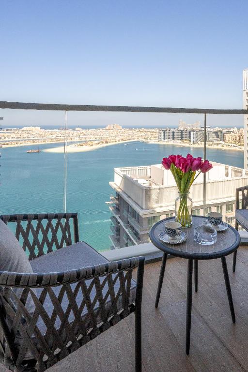 Veluxa - Luxe 2Bed with Private Beach