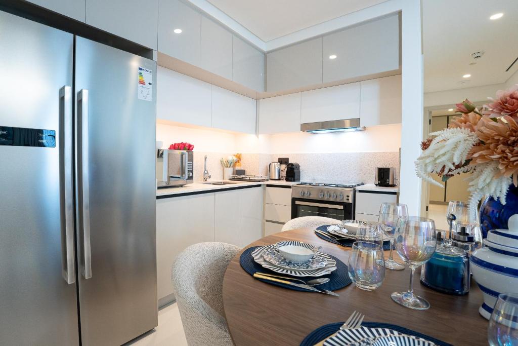 Veluxa - Luxe 2Bed with Private Beach