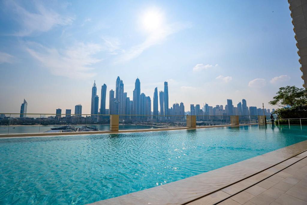 Veluxa - Luxe 2Bed with Private Beach