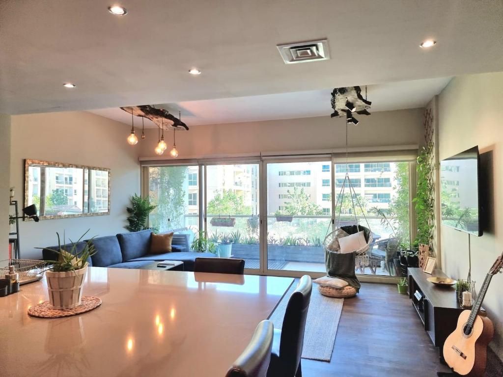 Renovated Balinese Inspired 2bed In The Greens