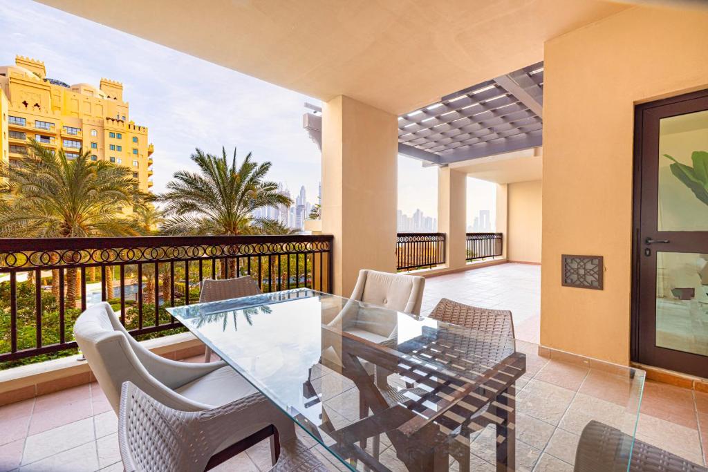 هتل فیرمنت نورت 2 بی آر سی ویو هیوج تراس - Fairmont North 2BR Sea View Huge Terrace