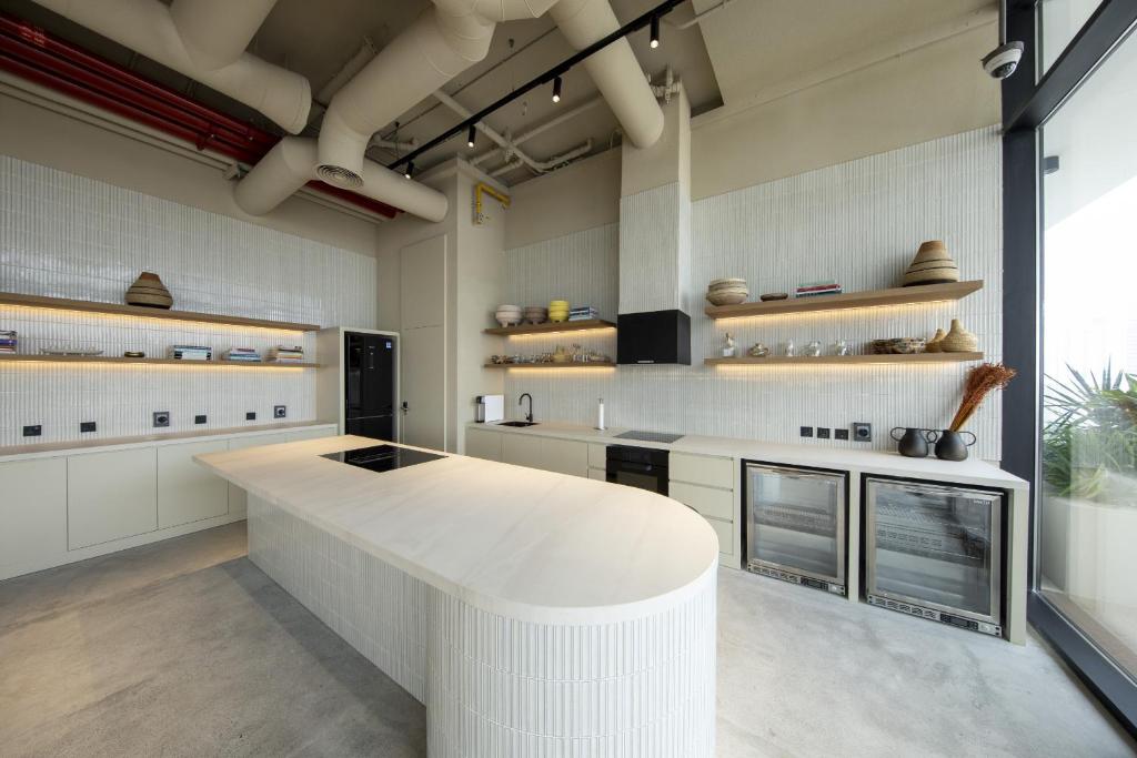 هتل مودست استودیو این آپساید لیوینگ، بیزنس تراول ردی 2817 - Modest studio in upside living, Business Travel ready 2817