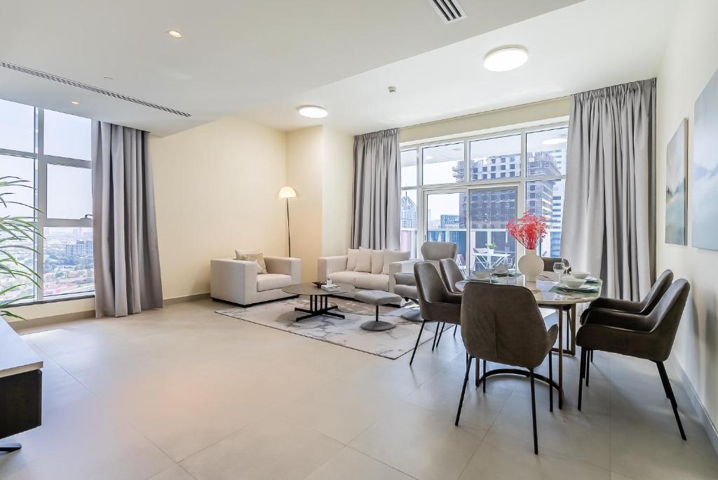 هتل اسپیشس آپارتمان وید مید روم این دبی مارینا آی سی ویو - Spacious apartment with Maid room in Dubai Marina I Sea View