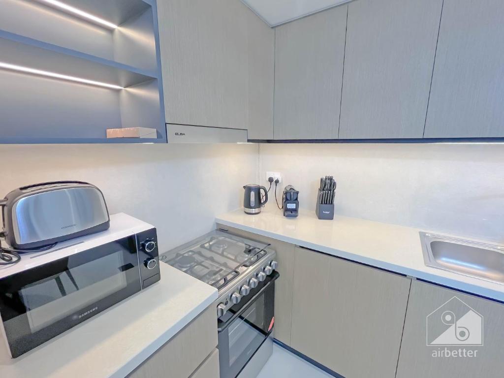 هتل برج کرون لاکچری 2 بدم روم بالکنی - Burj Crown Luxury 2 Bedroom Balcony