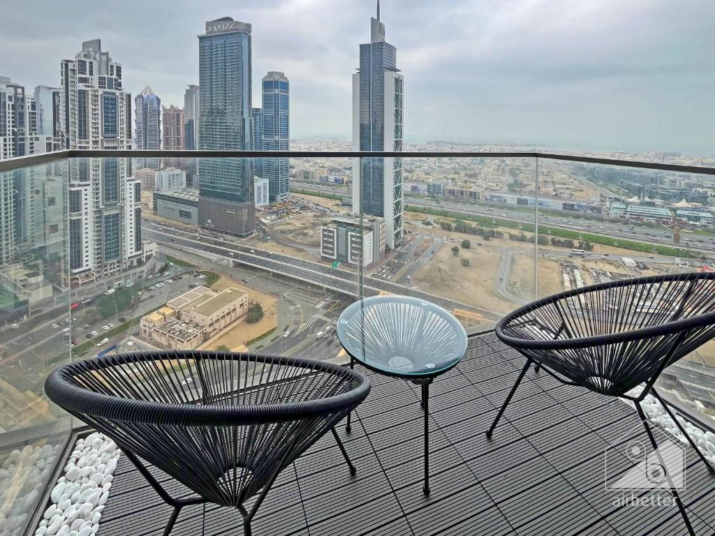 هتل برج کراون لاکچری 2-بد روم ویت بالکنی - Burj Crown Luxury 2-Bedroom with Balcony