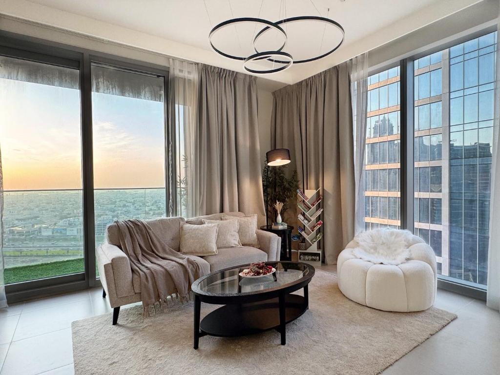 هتل دو بی آر وید اسکای لاین ویوز ات فورت نییر دبی اوپرا - 2BR with Skyline Views at Forte near Dubai Opera