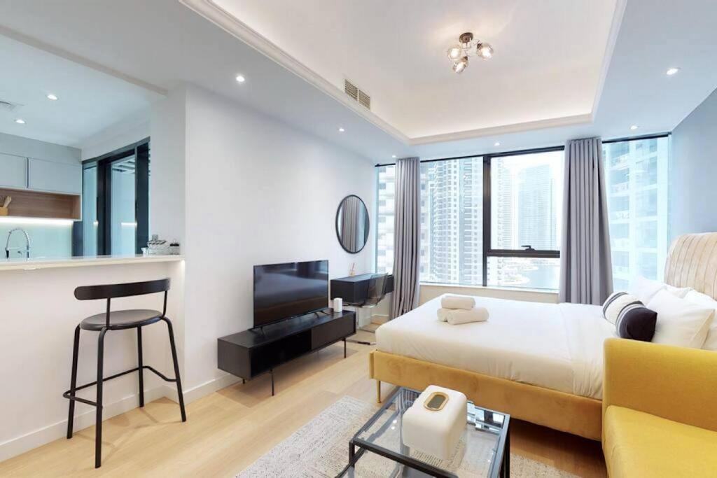 هتل ترندی اند لارج - استودیو - جی ال تی - Trendy and Large - Studio - JLT