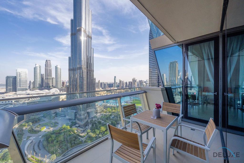 هتل گورجس 2بی آر آپارتمان این برج ویستا تاور 1 داونتاون دبی بای دلوکس هالیدی هومز - Gorgeous 2BR Apartment in Burj Vista Tower 1 Downtown Dubai by Deluxe Holiday Homes