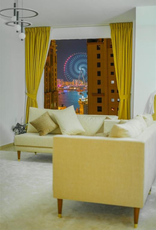هتل کِروِو هاستل جی بی آر - Curve Hostel JBR