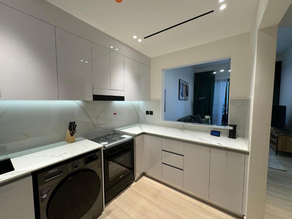 هتل آشری اچ اچ، لاکچریس آپت این جی وی سی - ASHRI HH, Luxurious Apt in JVC