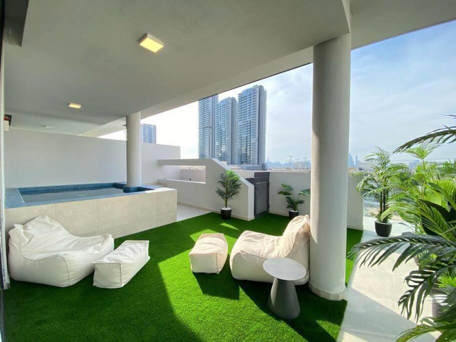 هتل دو بد روم پنت هاوس در جی وی سی با پرایوت پول - 2 Bedroom Penthouse in JVC with Private Pool