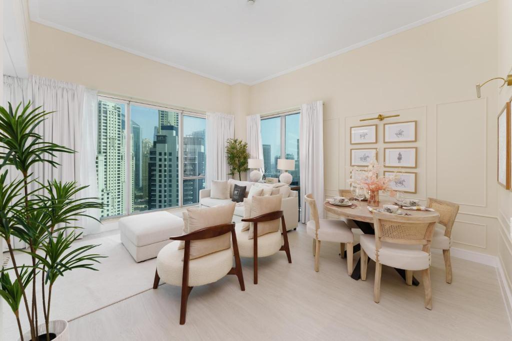 هتل مزن پریوه - مودرن بیچ لیوینگ این د هارت آف دبی مارینا - Maison Privee - Modern Beach Living in the Heart of Dubai Marina