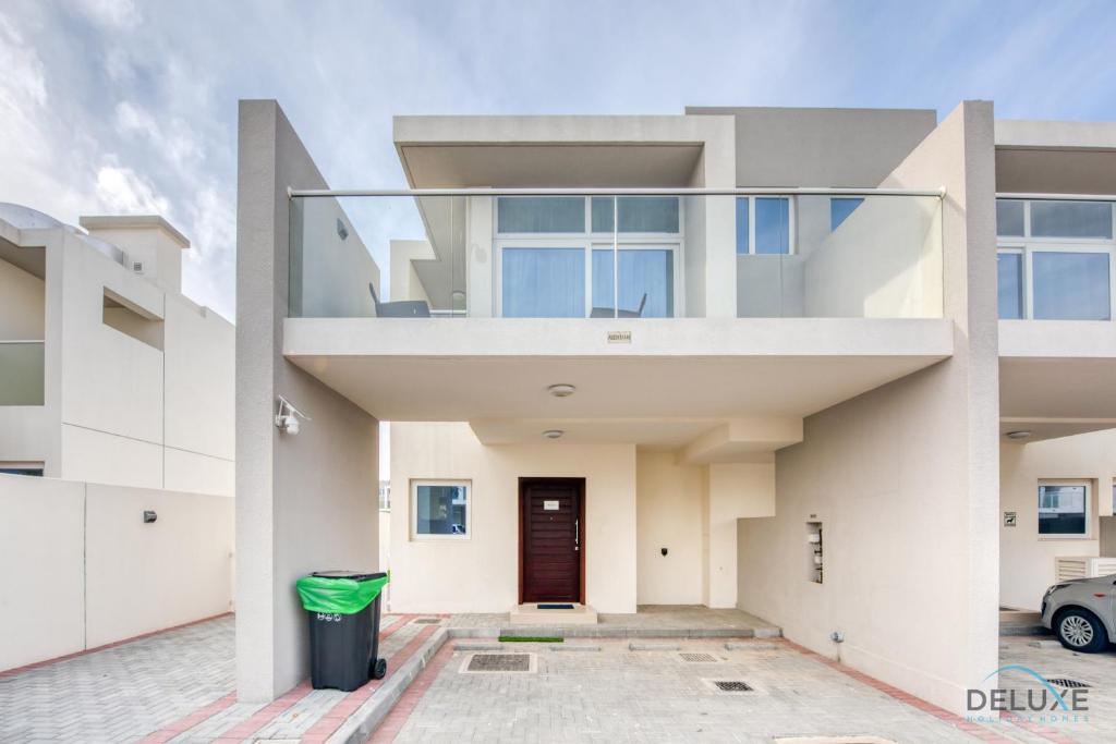 هتل ترنکویل 3 بی آر تاون هاوس ات آلبیزیا دماک هیلز 2 بای دلاکس هالیدی هومز - Tranquil 3BR Townhouse at Albizia Damac Hills 2 by Deluxe Holiday Homes