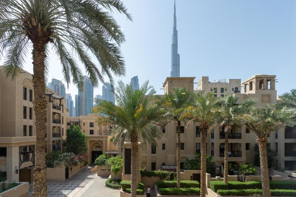 هتل میستیک - فولی رنوویتد اسپیشس 2 بی آر آپت. وید برج ویوز - Mystic - Fully Renovated Spacious 2BR Apt. with Burj Views
