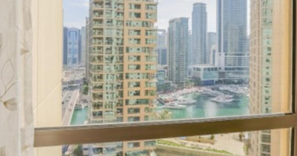 هتل مدرن اواسی اِن هارت اُف مارینا ویت مارینا ویو - 11AB05 - Modern Oasis in Heart of Marina with Marina View - 11AB05