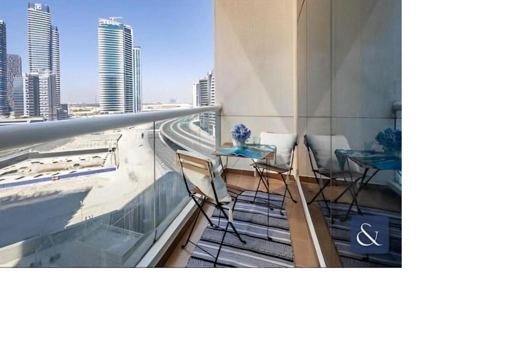 هتل برج آل نجوم د다운، دبی مال و برج خلیفه - Burj Al Nujoom Downtown, Dubai Mall & Burj Khalifa