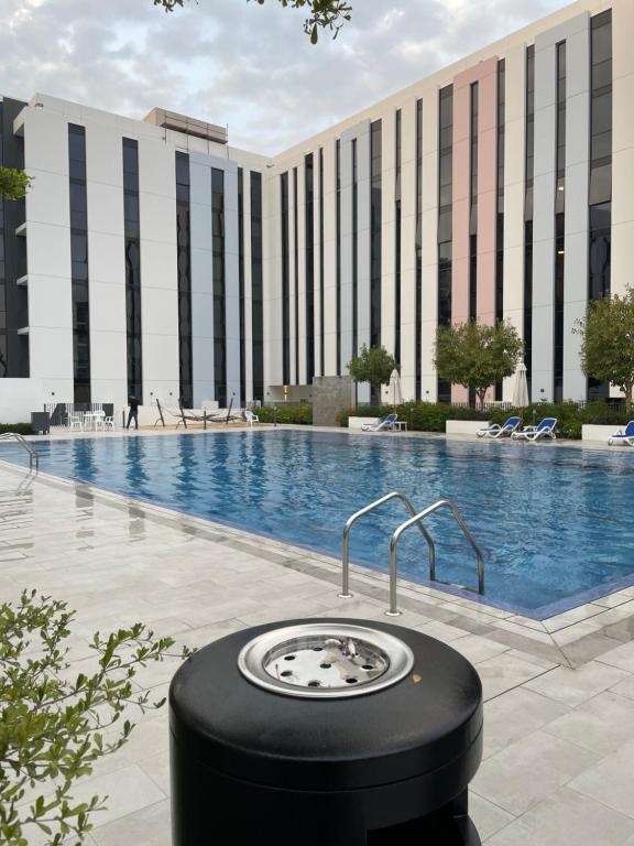 هتل 1 بی آر لاکچری آپت بای ای جی آلجاده 1 BR Luxury Apt by AJ Aljada