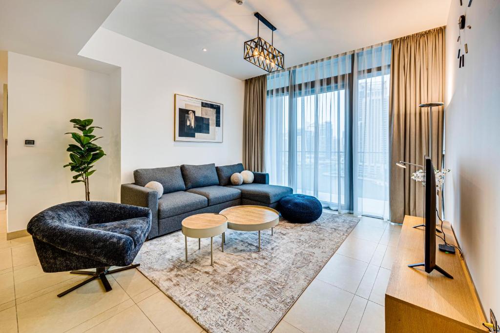 هتل پَنُرَامیک کَنال ویوز فرُم برند نیو آپارتمِنت - Panoramic canal views from brand new apartment