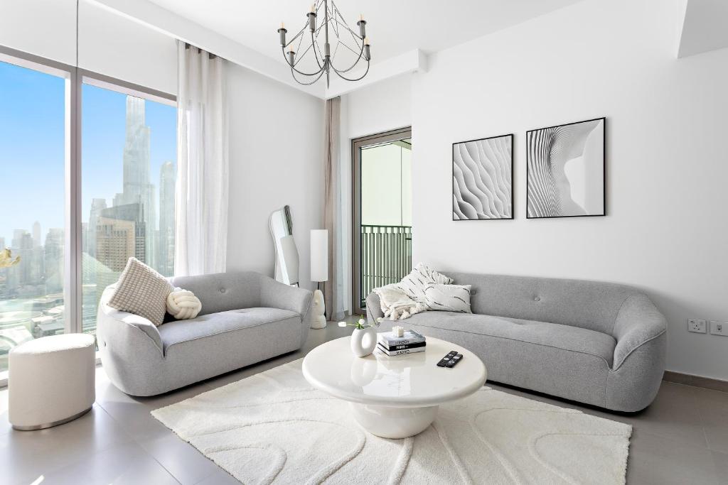 هتل لاکچری 2 بی آر آپت داونتاون ویوز II - Luxury 2BR APT Downtown Views II